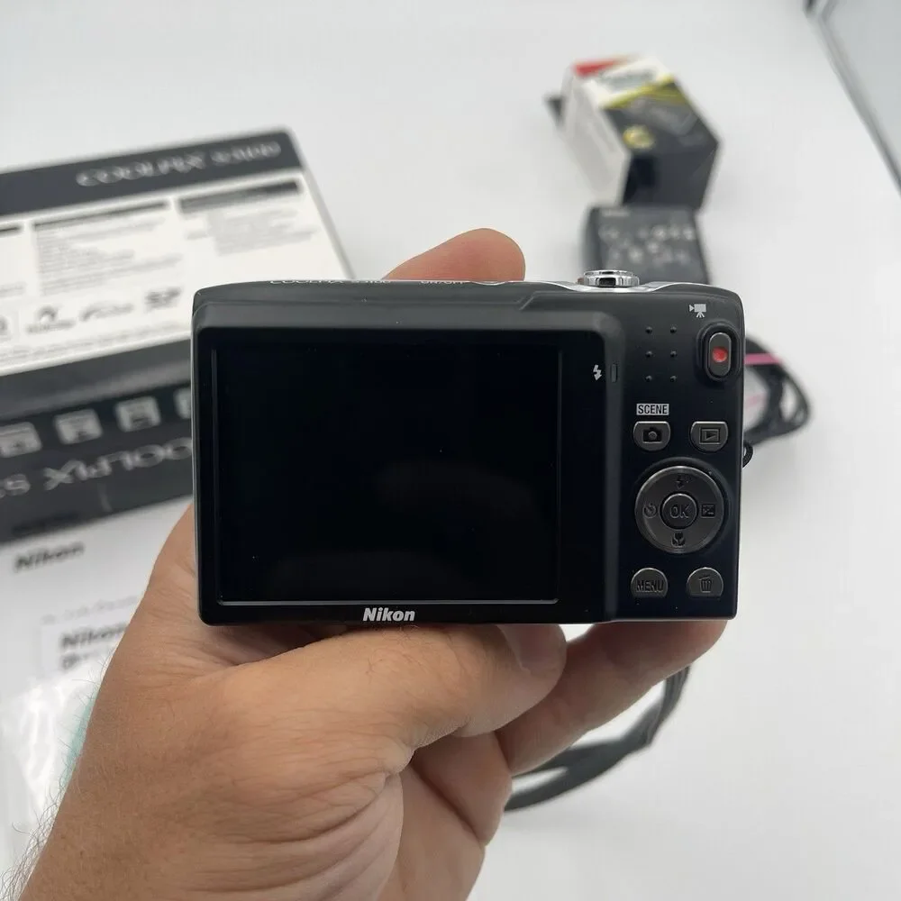 Nikon CoolPix S3100 14.0MP Digital Camera - Silver w/ Battery, Charger + More